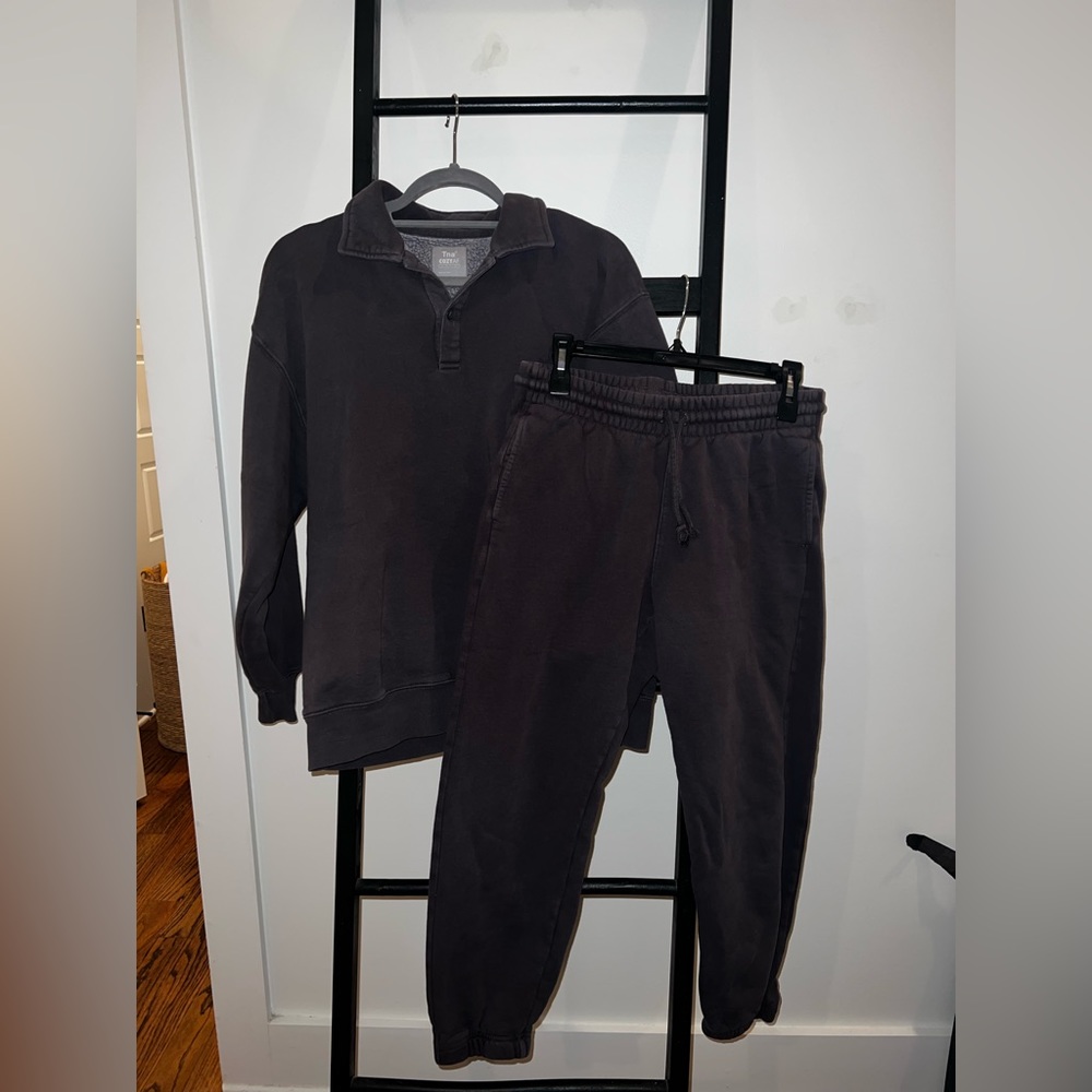 Aritzia Sweatpants & Sweatshirt